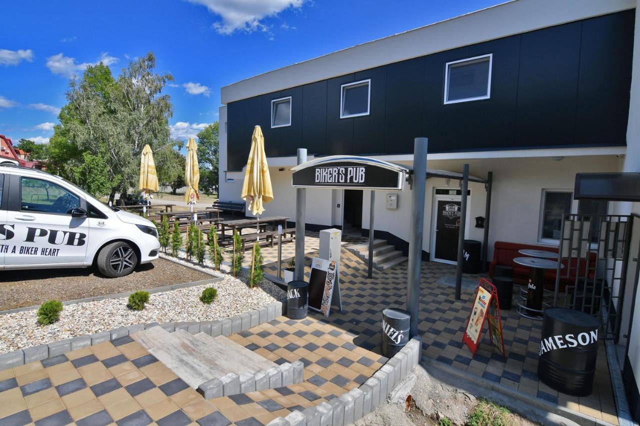 Penzion Biker'S Kaluža Buitenkant foto
